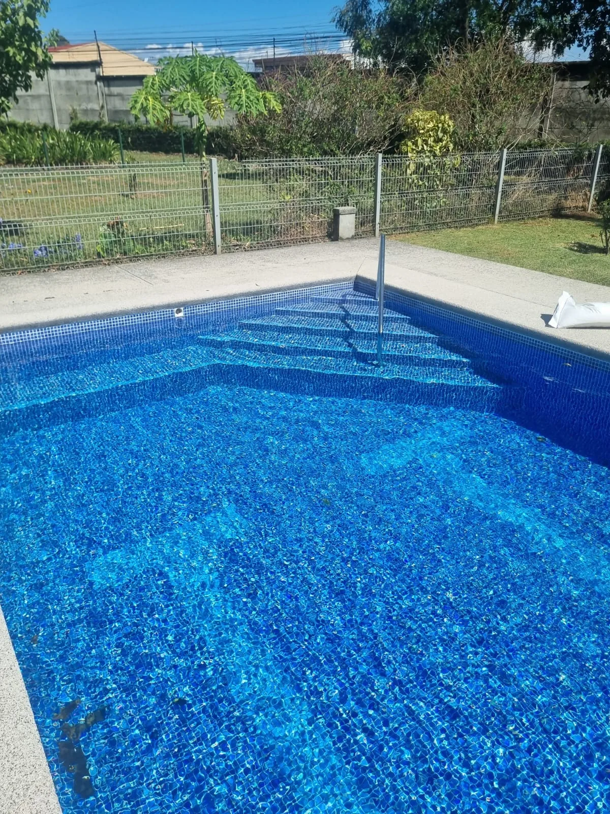 Resultado final remodelación de piscina Costa Rica